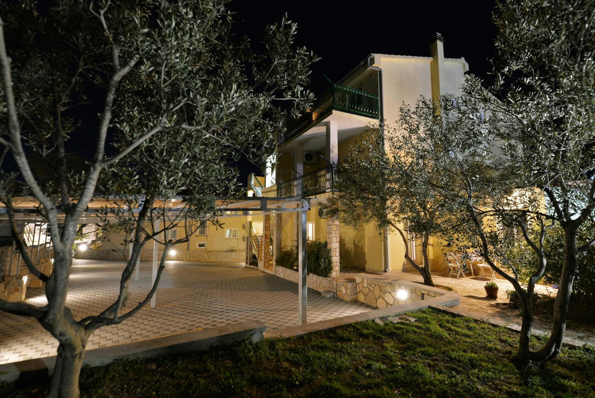 Apartments Goranka 2 Murter Esterno foto