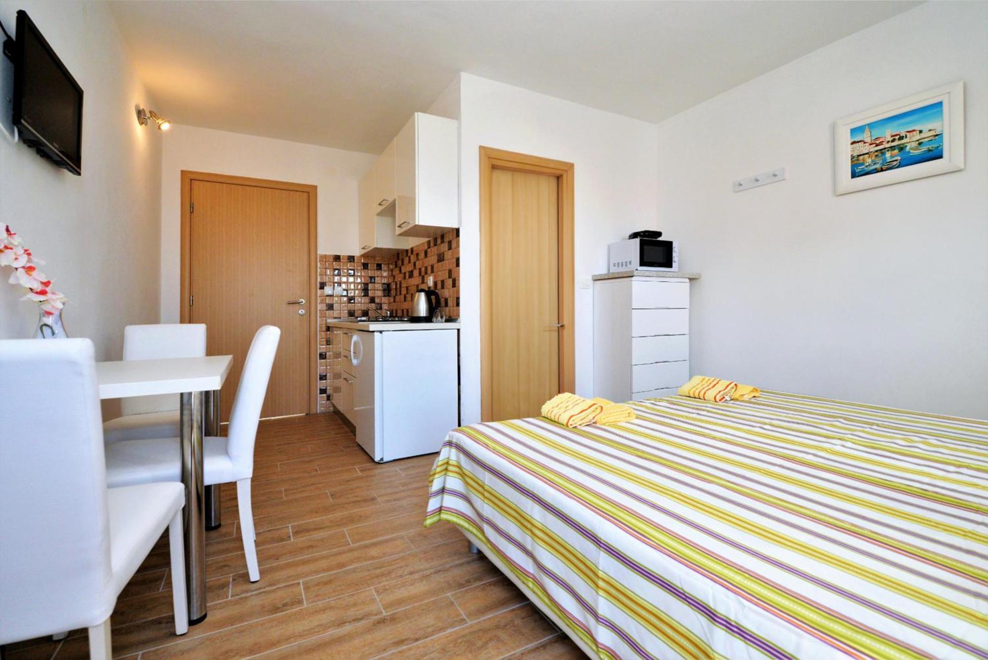 Apartments Goranka 2 Murter Esterno foto